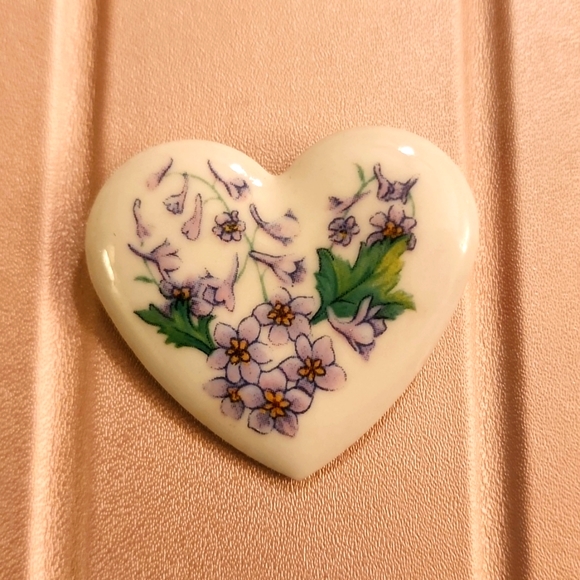 Avon Jewelry - Vintage AVON Heart Floral Brooch/Pin